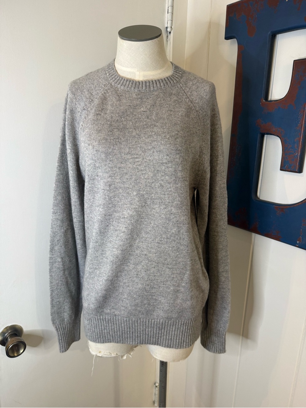 J. Crew  Women’s  Gray Crewneck Sweater Sz XS